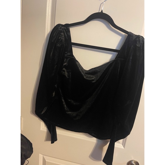 Express Velvet Long Sleeve Ruched Front Top - Picture 3 of 3